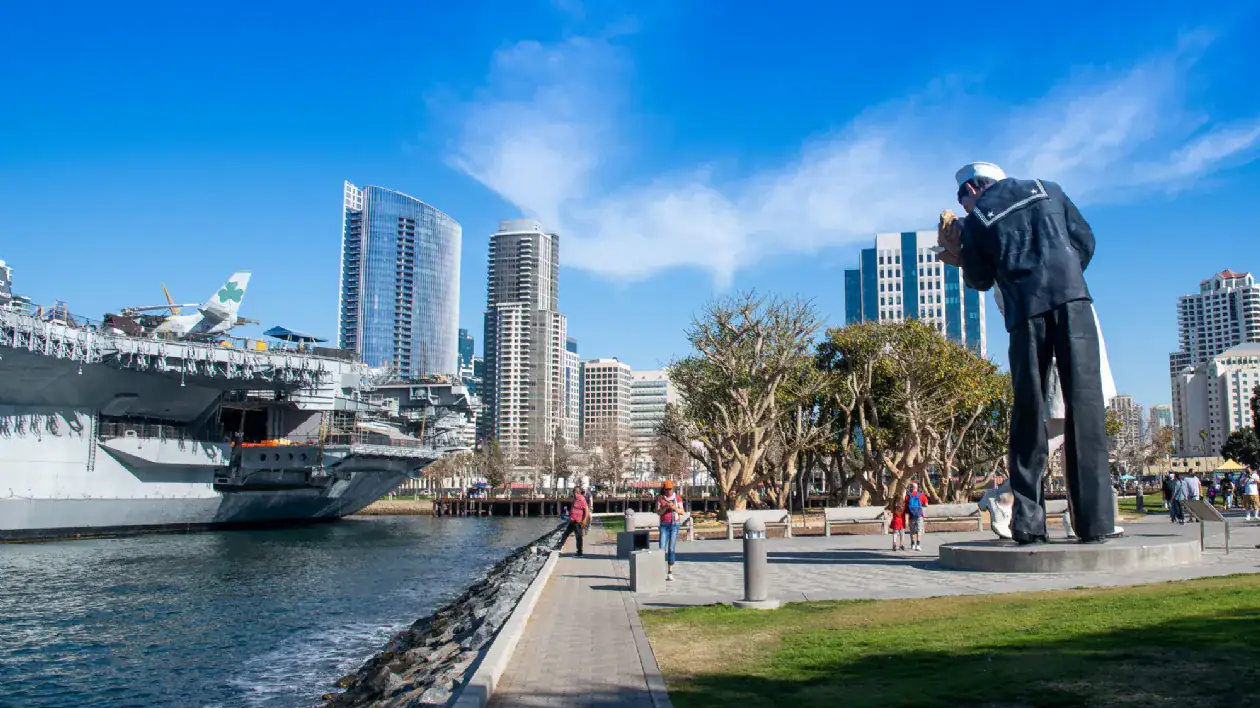 lrg-the-uss-midway-next-to-the-famous-kissing-statue-in-the-embarcadero-san-diego lrg-the-uss-midway-next-to-the-famous-kissing-statue-in-the-embarcadero-san-diego